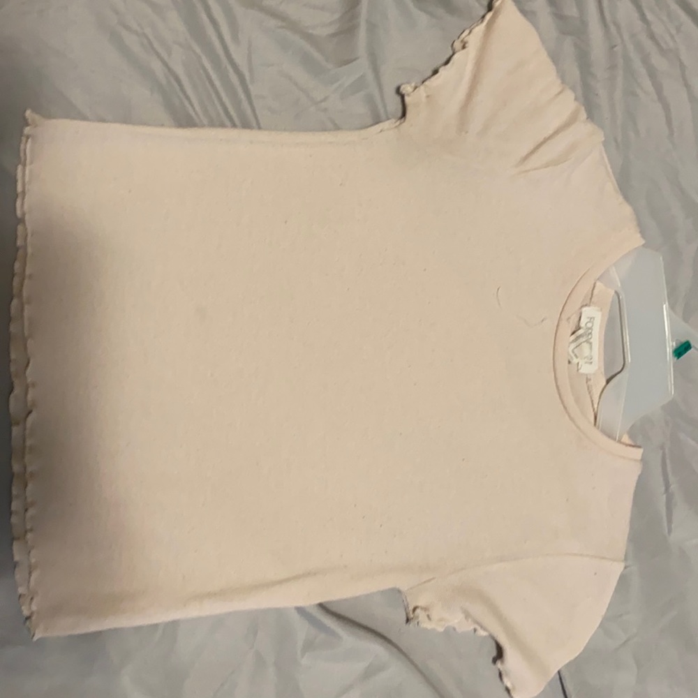 Light/pastel pink crop top